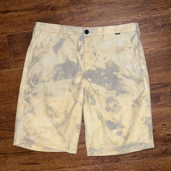 Hurley Nike Dri Fit Cream & Gray Acid Wash Hybrid Flat Front Shorts Mens Size 34 - Picture 1 of 11